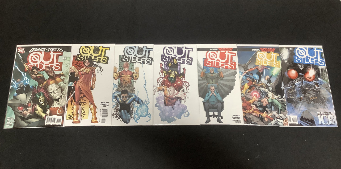 Batman and the Outsiders #1-14 + The Outsiders #15-21 Comic Bundle, DC Comics