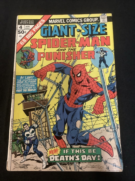 Giant-Size Spider-Man #4 (Marvel Comics April 1975) VG/F (5.0) Punisher