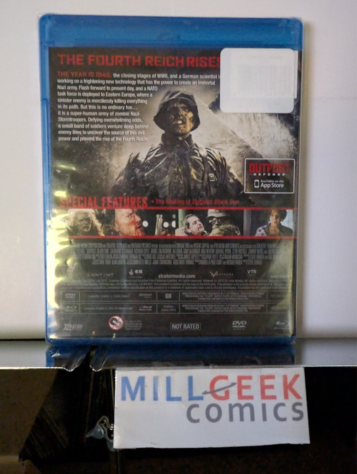 Escape from New York / Outpost: Black Sun, 2 Movie Set (Blu-Ray) Like New -JD