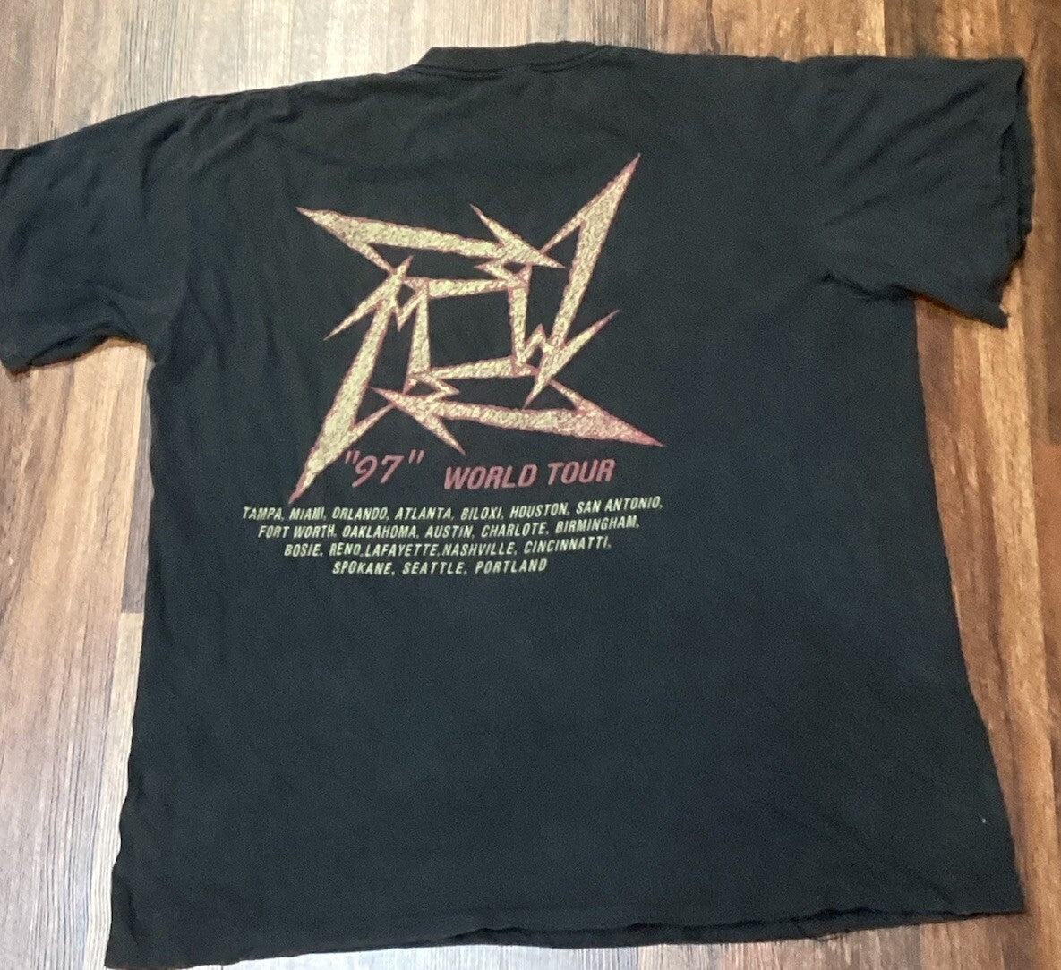 Metallica 97 World Tour Vintage T-shirt (Large)