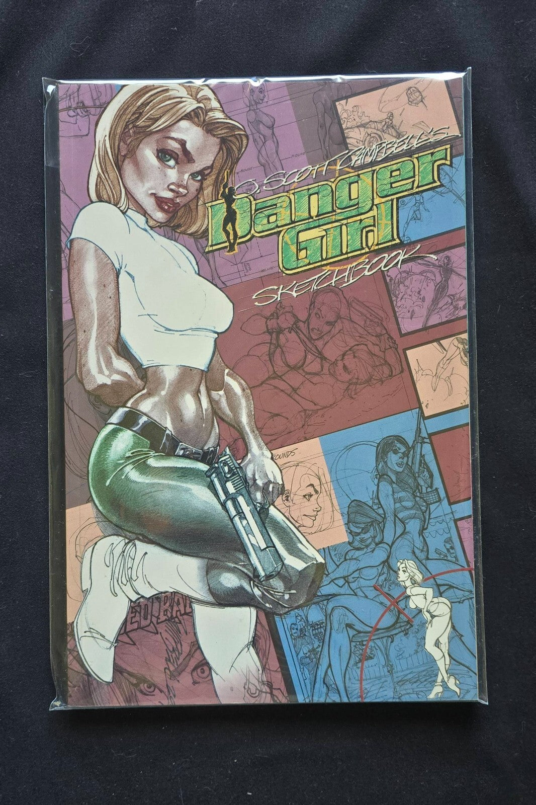 Danger Girl Sketchbook - J Scott Campbell! (DC Comics December 2001)