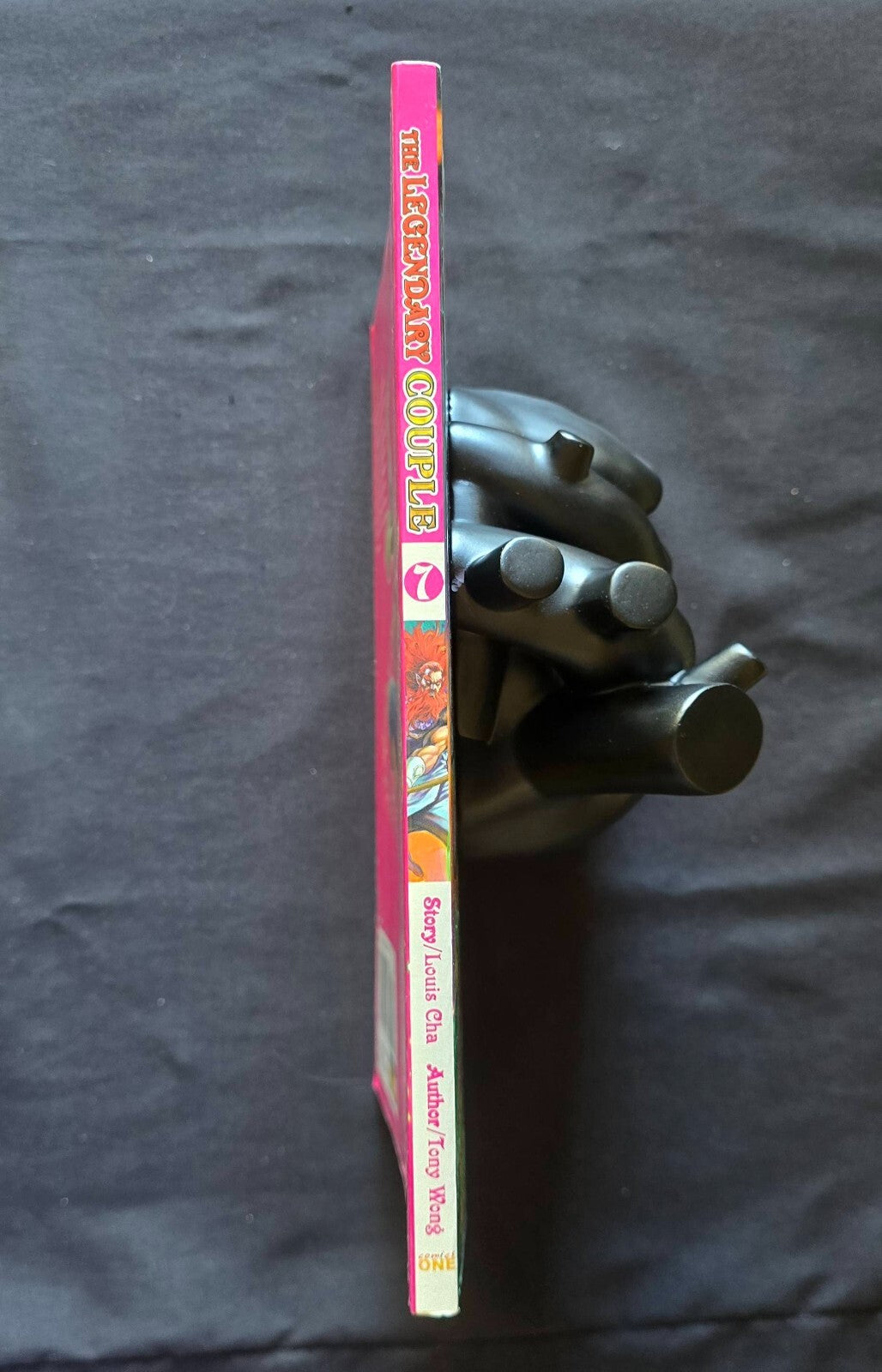 The Legendary Couple Vol. 7 by Louis Cha and Tony Wong (1st Ed 2004) Hong Kong