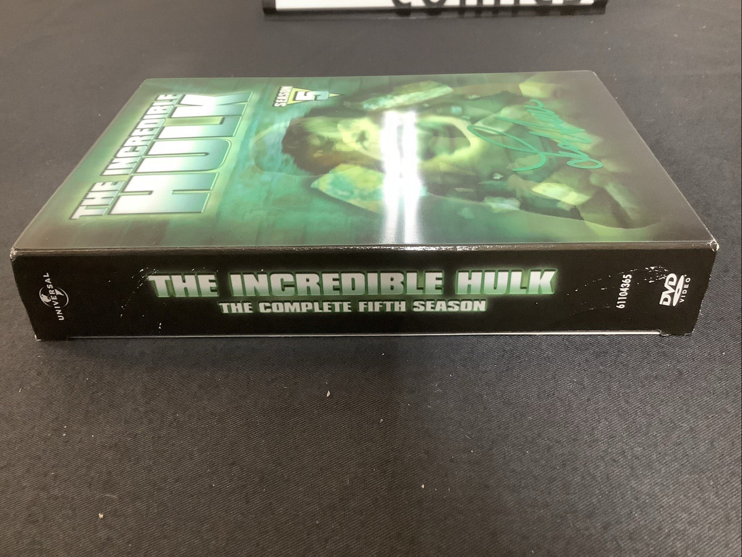 The Incredible Hulk: the Complete Fifth Season (DVD) SIGNED BY LOU FERRIGNO