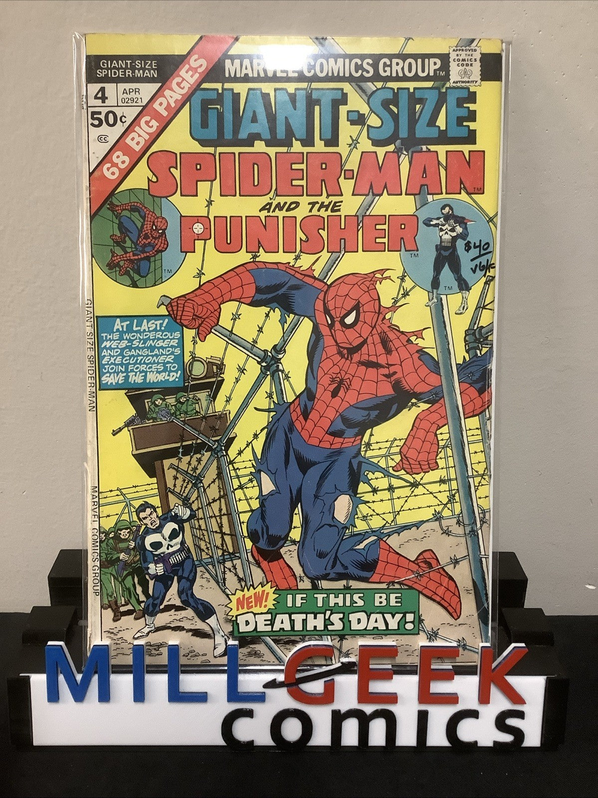 Giant-Size Spider-Man #4 (Marvel Comics April 1975) VG/F (5.0) Punisher