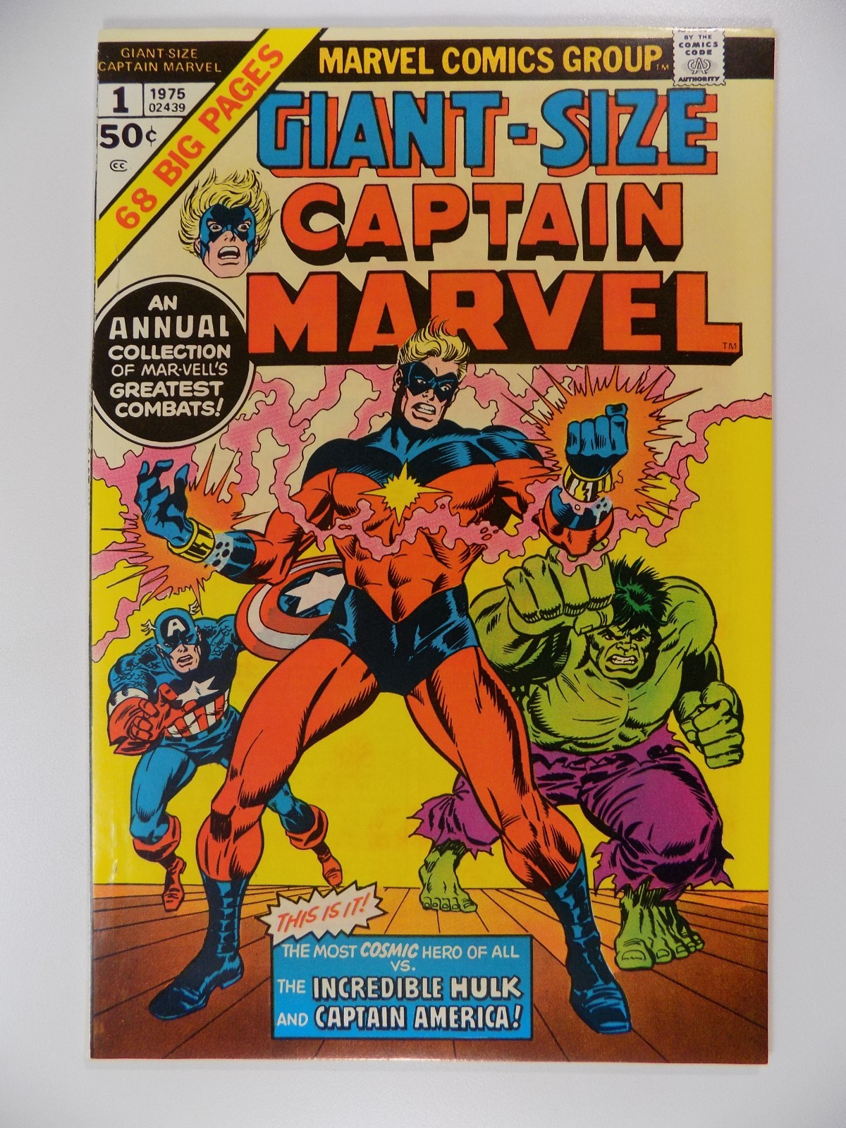 Giant-Size Captain Marvel #1 Marvel Comic 1975 Very Fine+