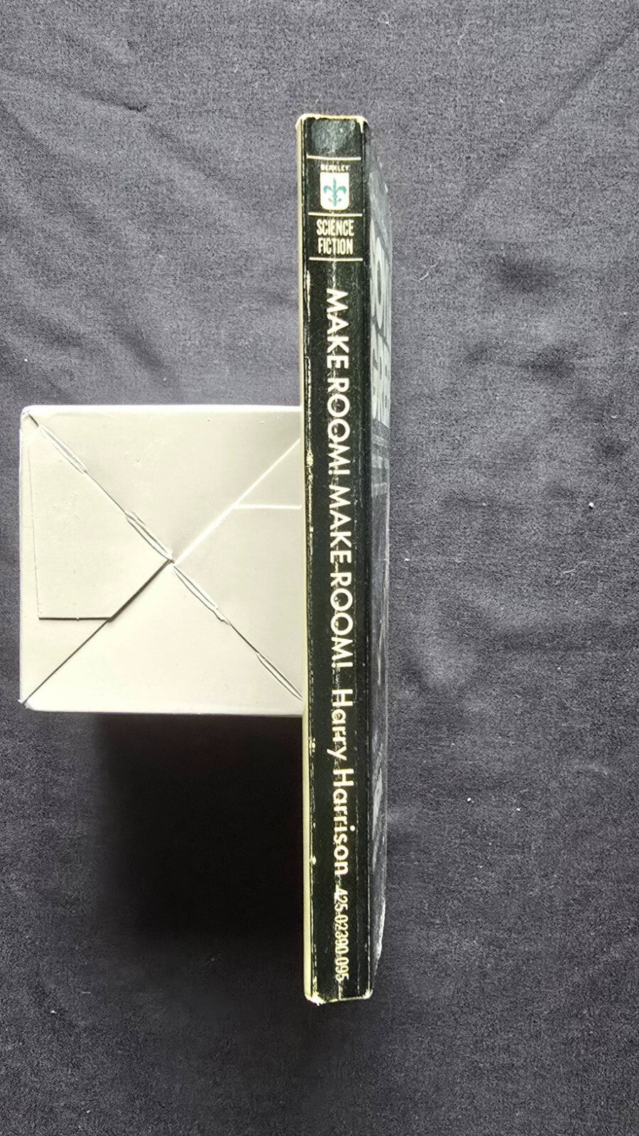 SOYLENT GREEN (MAKE ROOM ! MAKE ROOM !) Heston Classic! Paperback (1967 PC) -JD