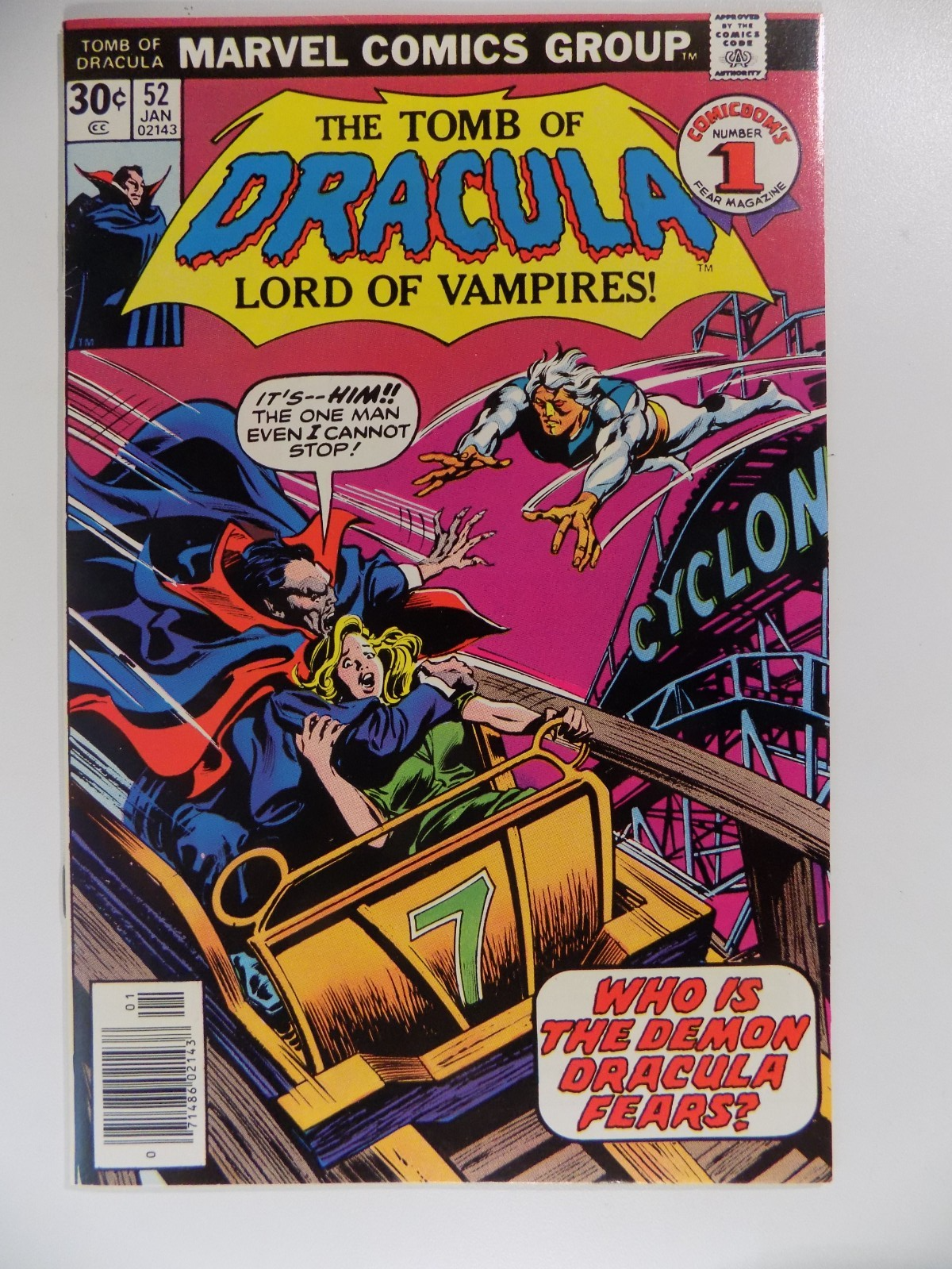 Tomb of Dracula #52 Marvel Comic January 1977 Very Fine+