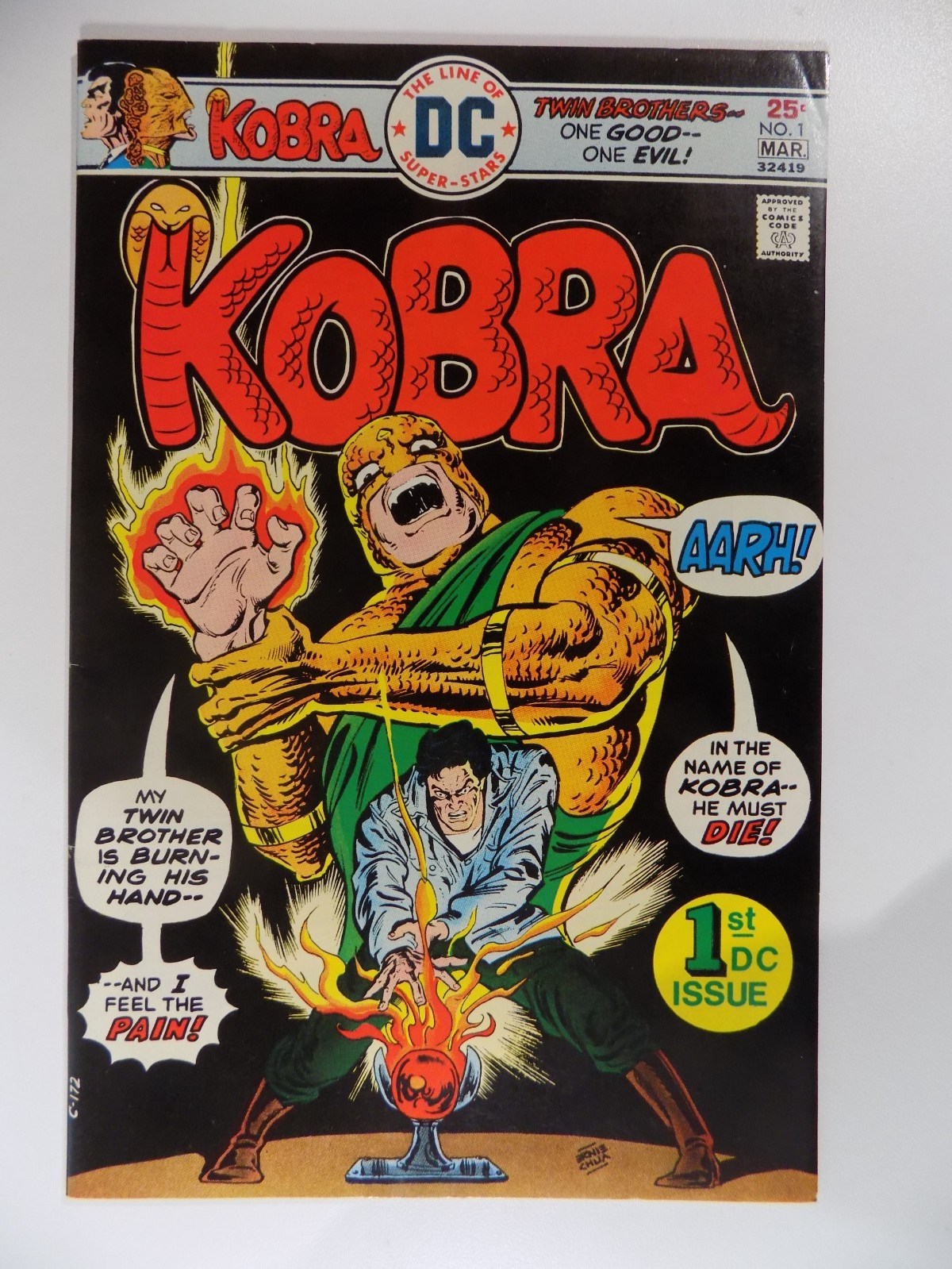 Kobra #1 DC Comic March 1976 Very Fine+
