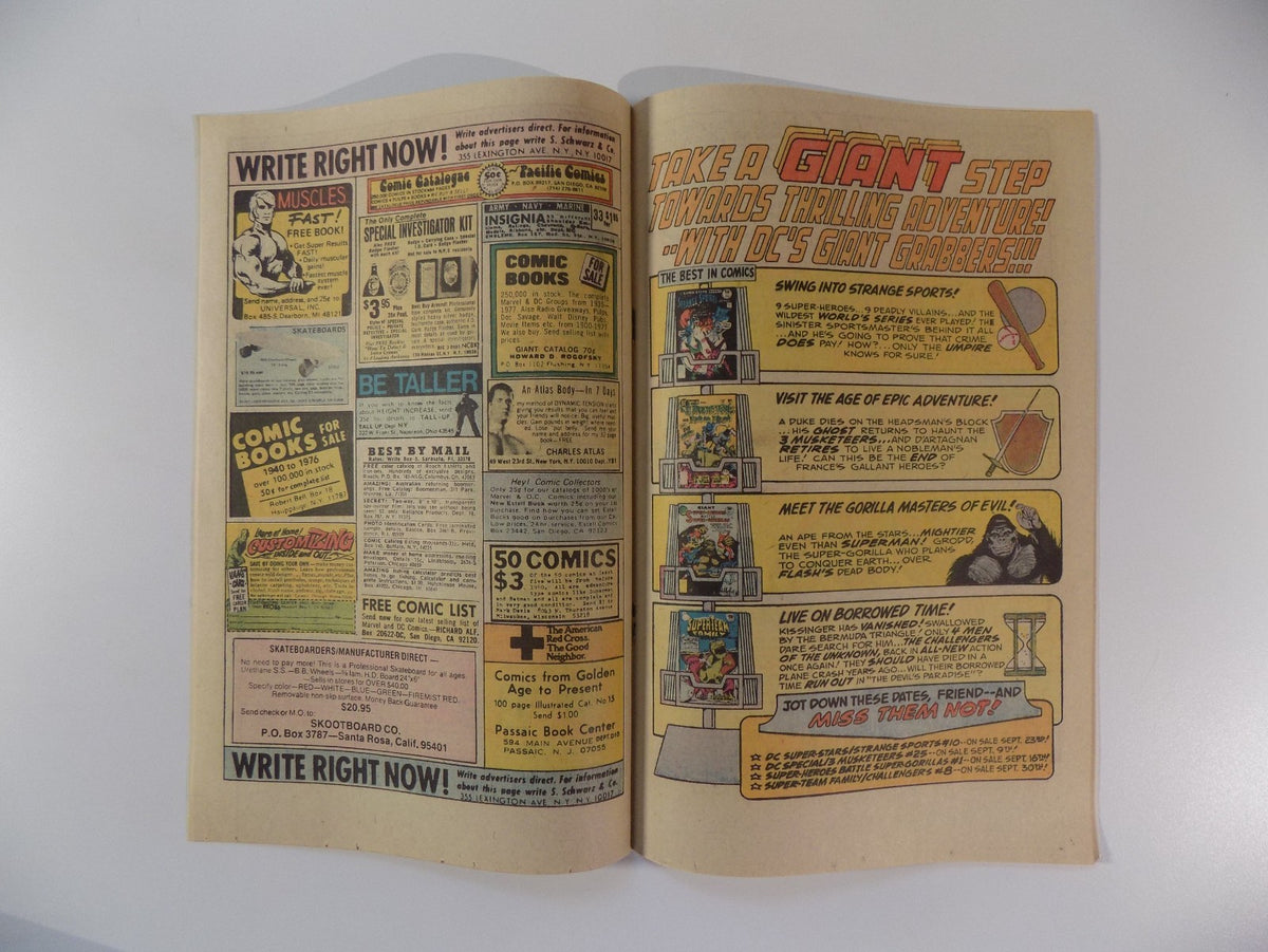 Justice League of America #137 DC Comic December 1976 Very Fine+