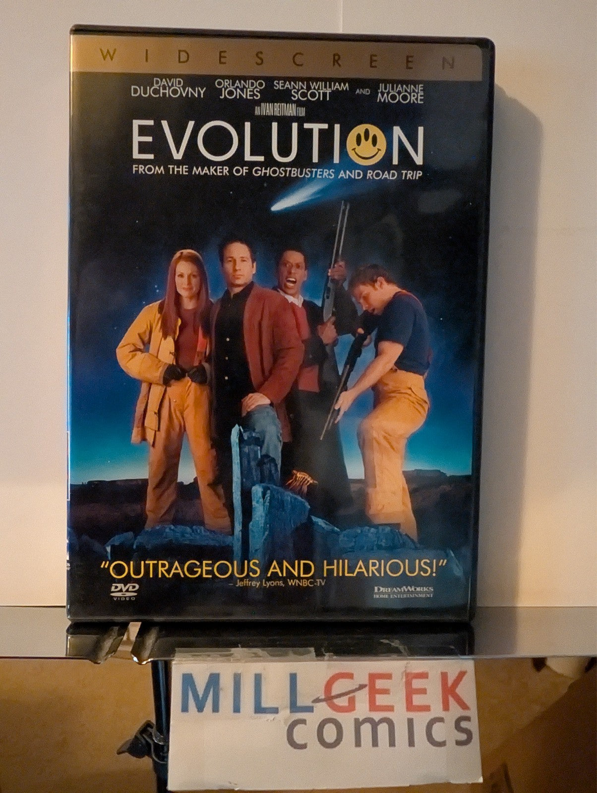 Nothing But Trouble / Evolution, 2 Movie Comedy Set (DVD) Like New -JD