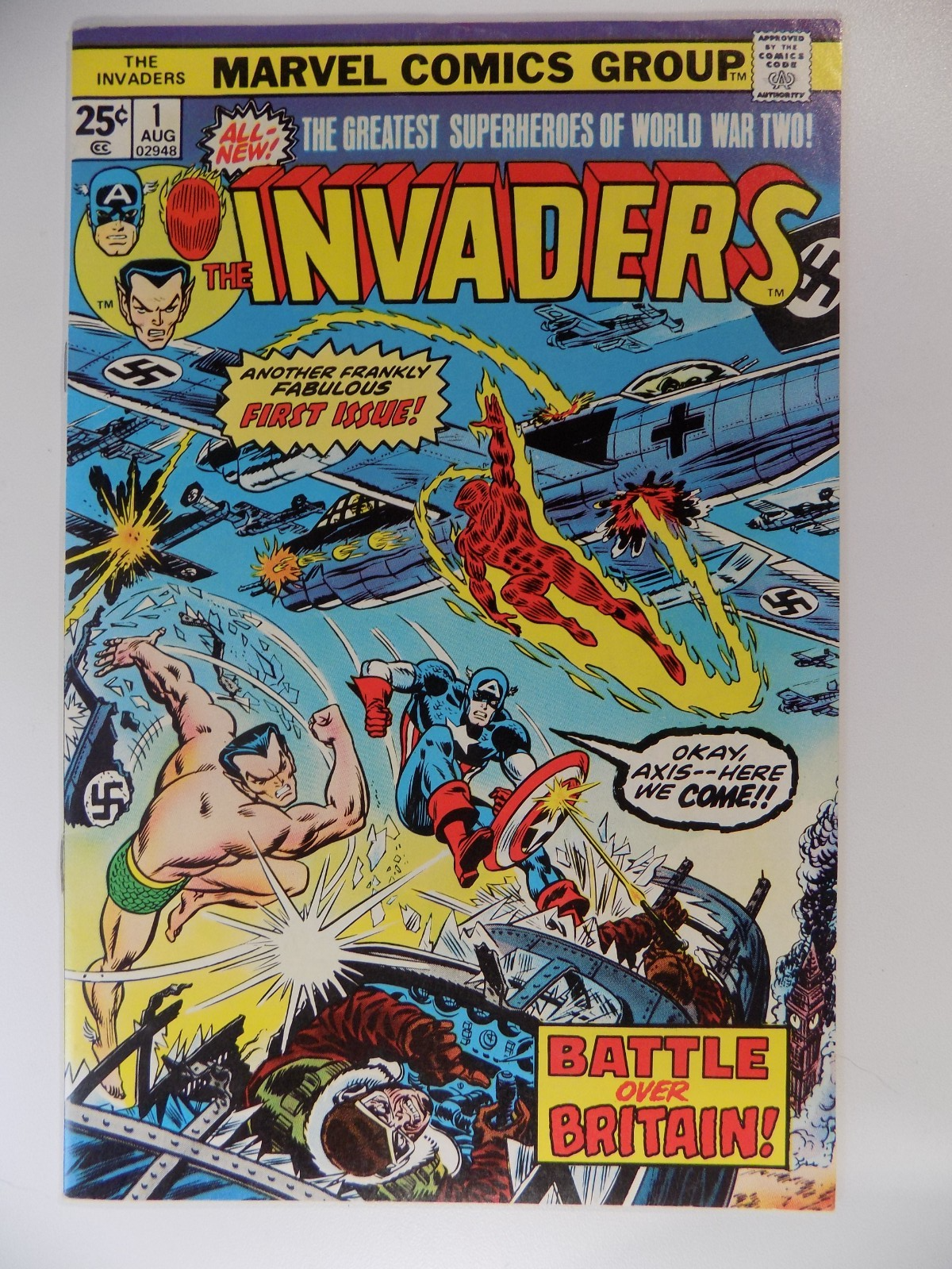 Invaders #1 Marvel Comic August 1975 Very Fine