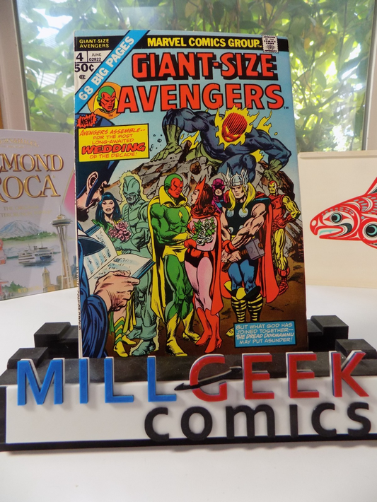 Giant-Size Avengers #4 Marvel Comic June 1975 Very Fine