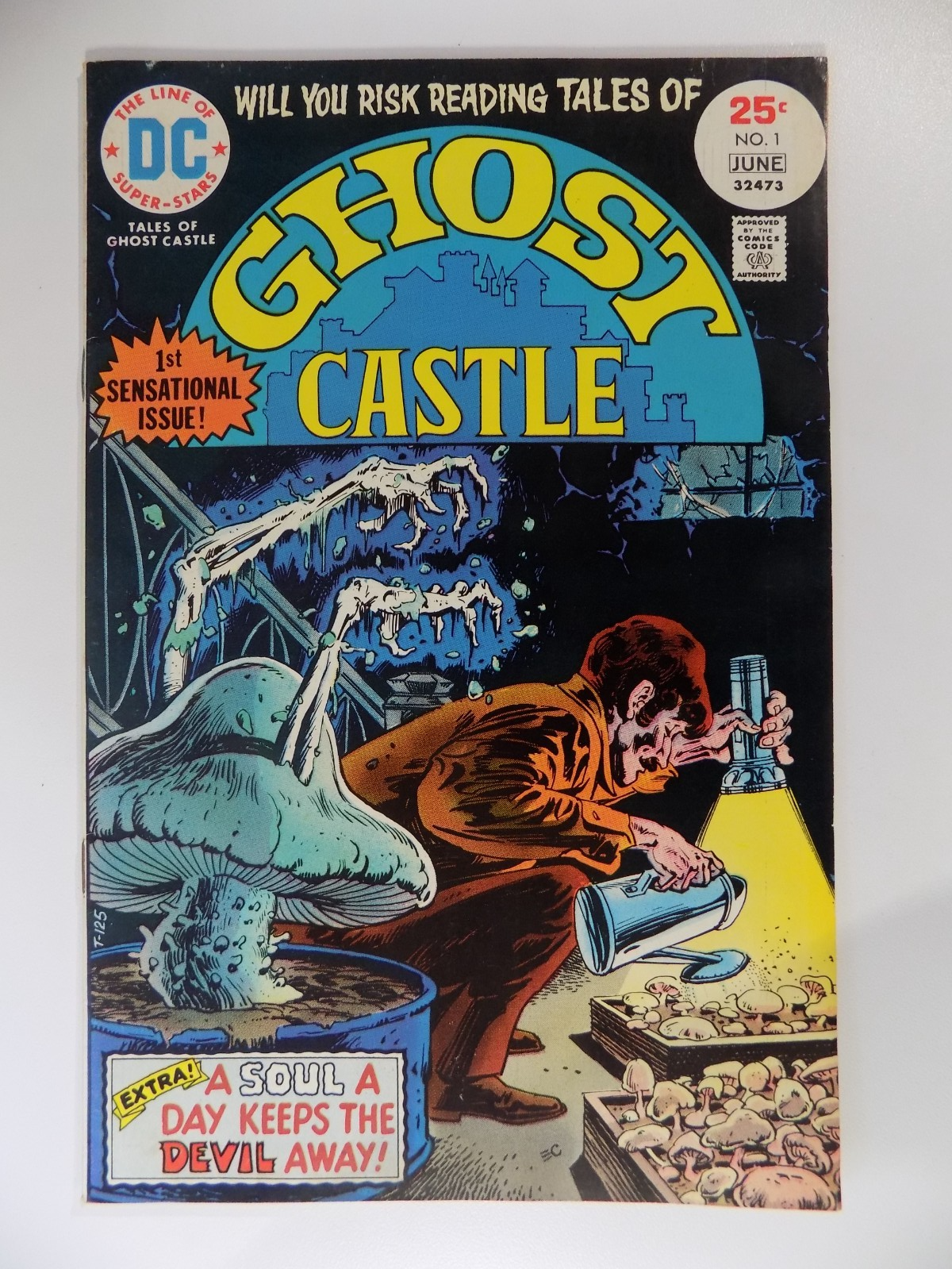 Ghost Castle #1 DC Comic June 1975 Very Fine/Near Mint