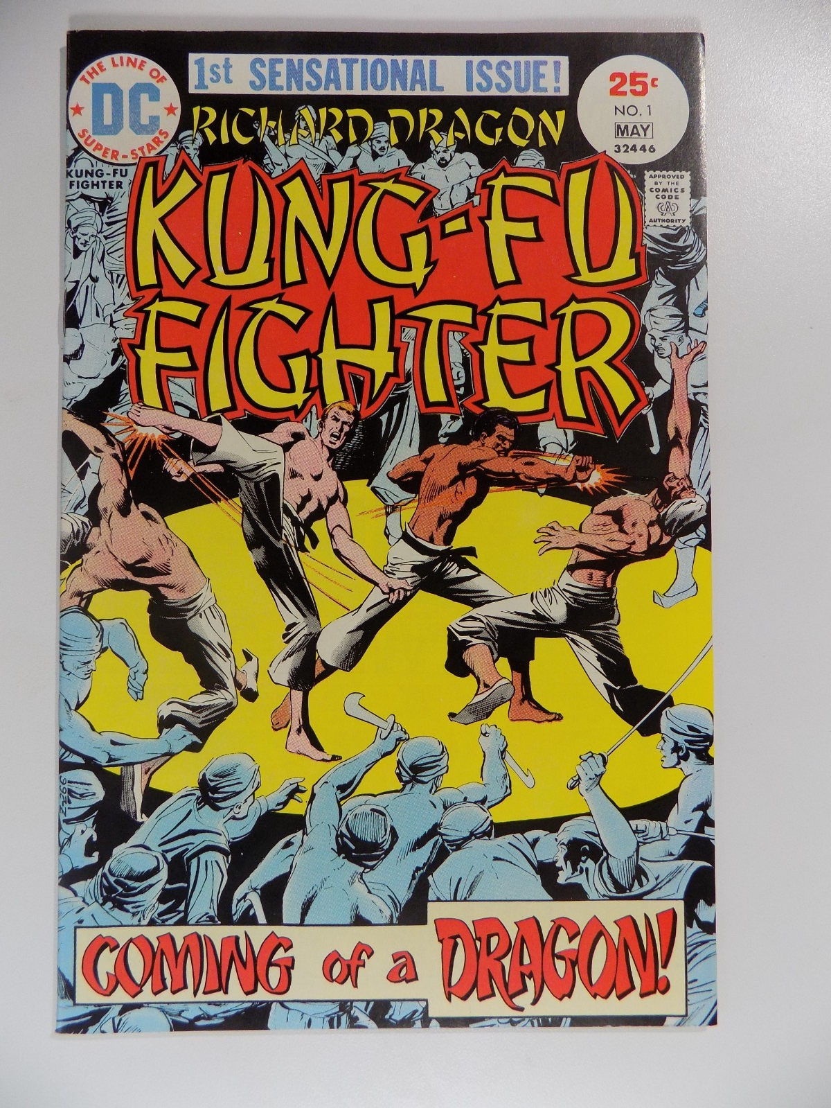 Kung-Fu Fighter #1 Richard Dragon DC Comic May 1975 Very Fine/Near Mint