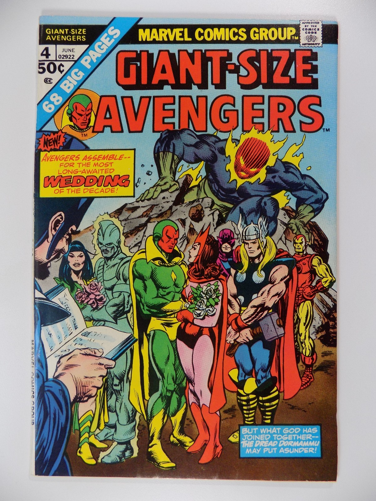 Giant-Size Avengers #4 Marvel Comic June 1975 Very Fine