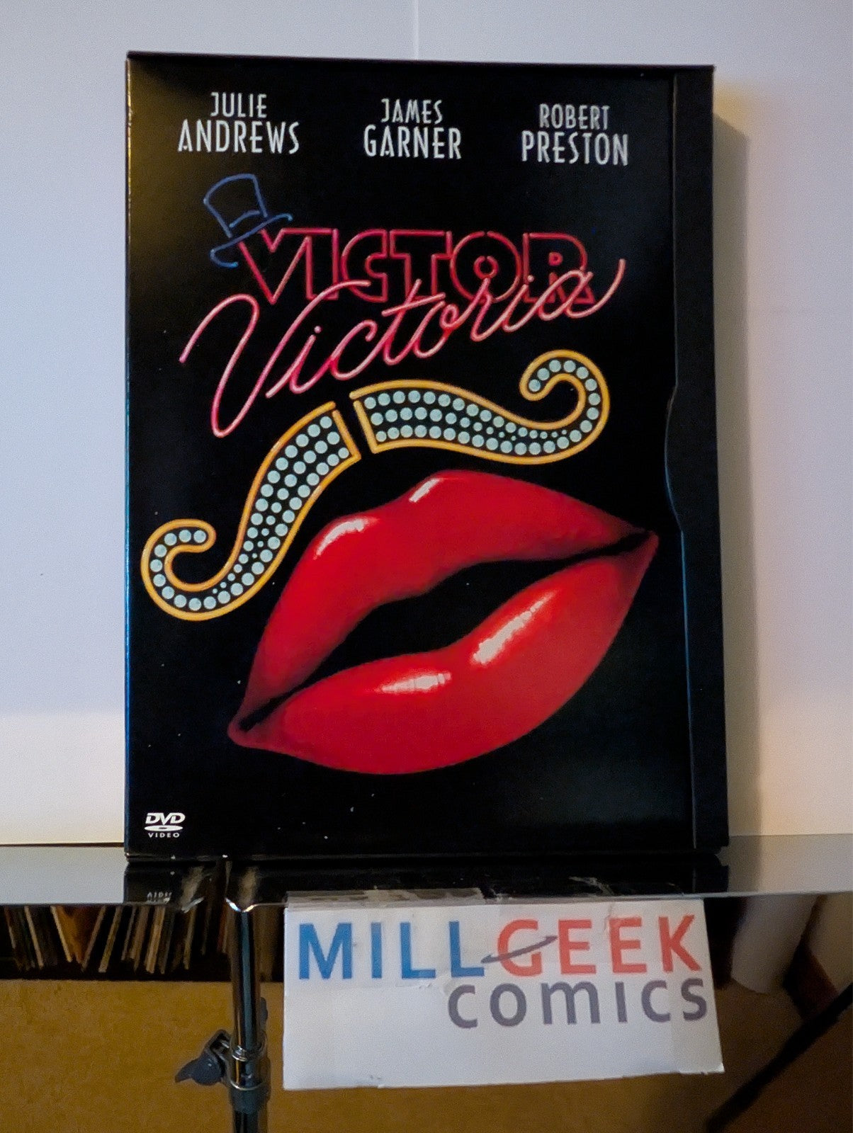 Saturday Night Fever / Victor Victoria, 2 Movie Set (DVD) Like New -JD