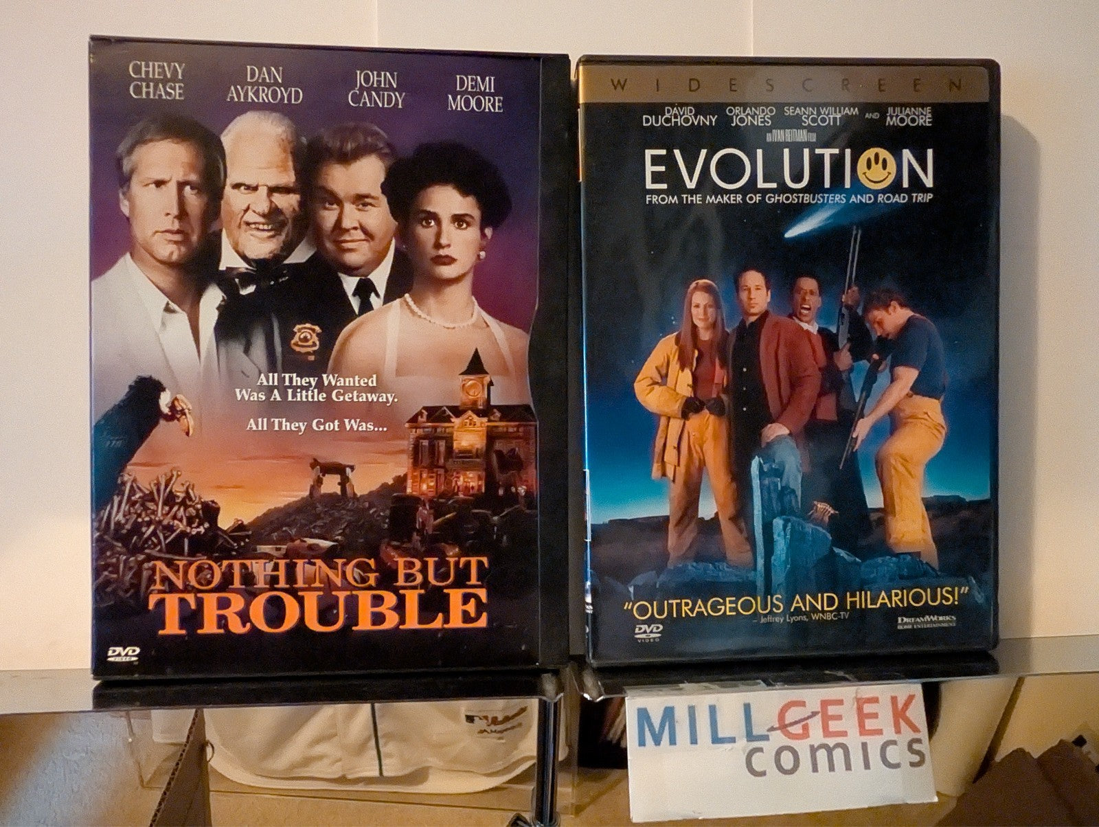 Nothing But Trouble / Evolution, 2 Movie Comedy Set (DVD) Like New -JD