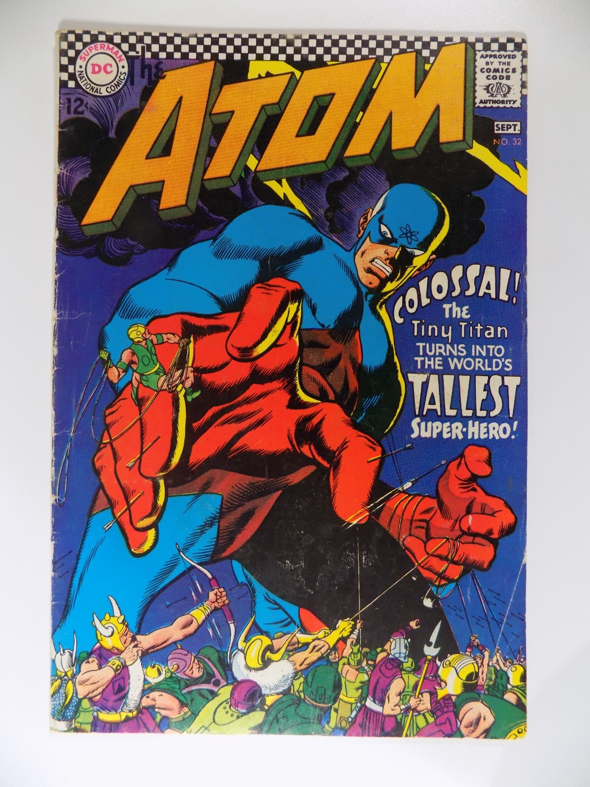 Atom #32 DC Comic September 1967 Very Good/Fine