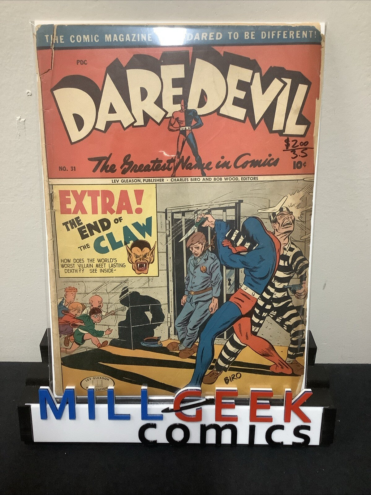 Daredevil #31 (Lev Gleason 1945) 3.5 (VG-) Inner Wrap Detached, 1/2” Spine Roll