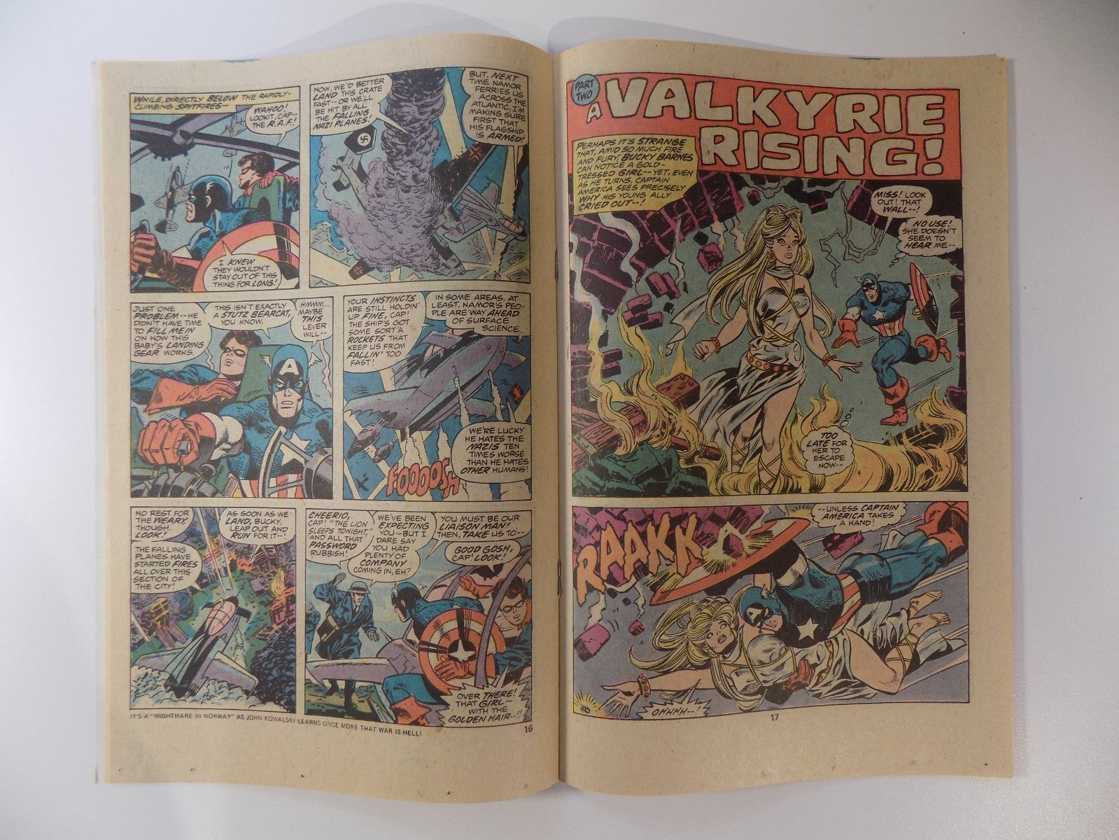 Invaders #1 Marvel Comic August 1975 Very Fine