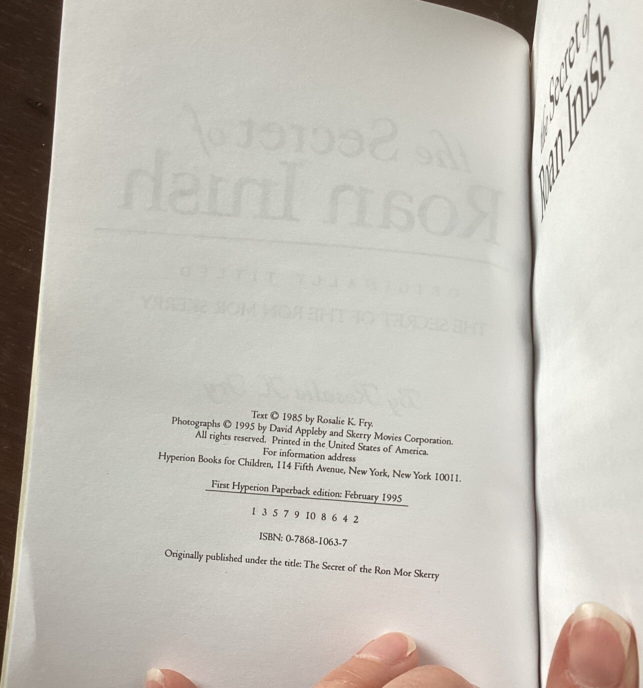 THE SECRET OF ROAN INISH (MOVIE TIE-IN) By Rosalie K. Fry -JD