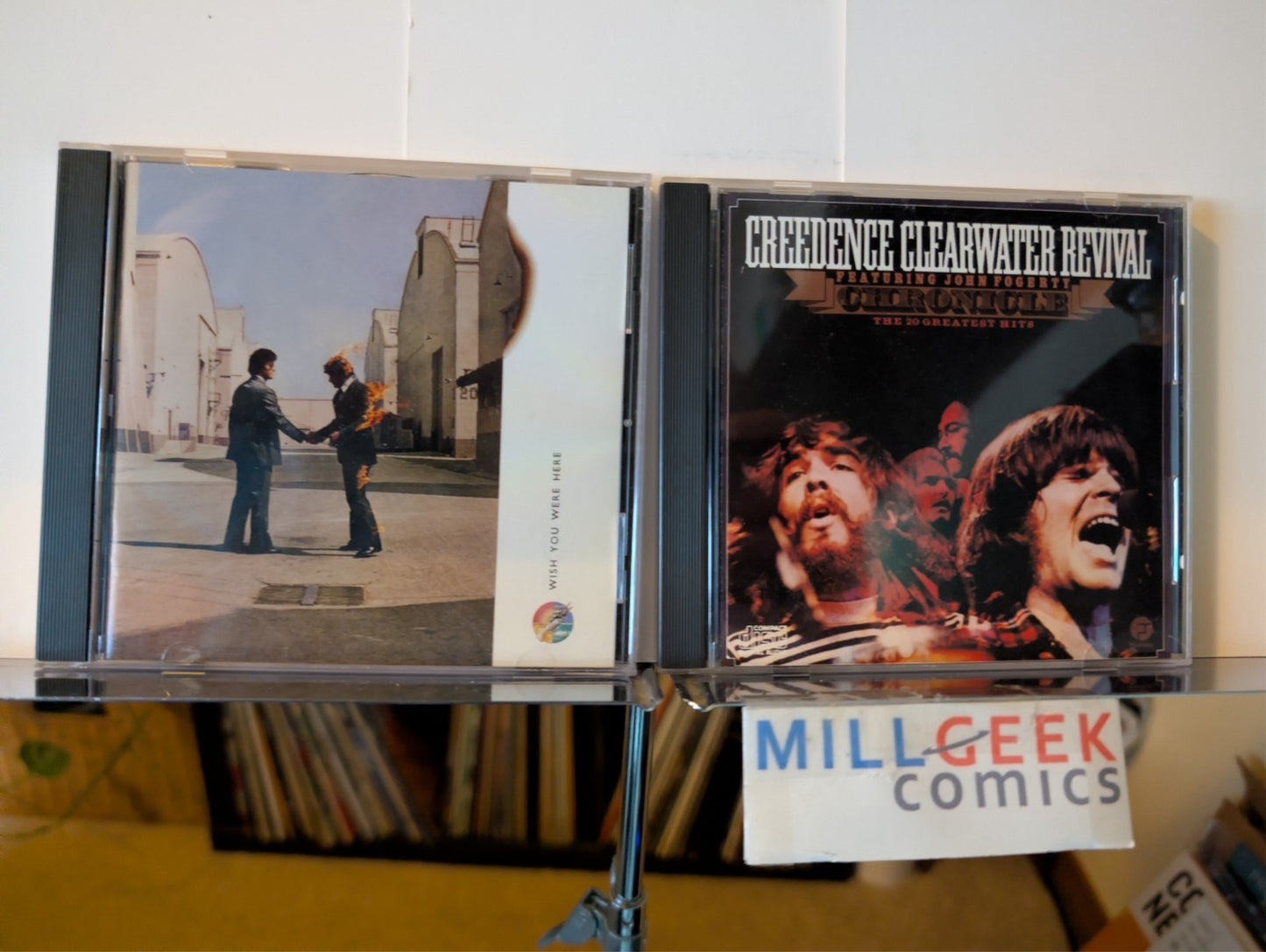 Classic Rock Music 2 CD Lot (Pink Floyd, Creedence Clearwater Revival) -JD