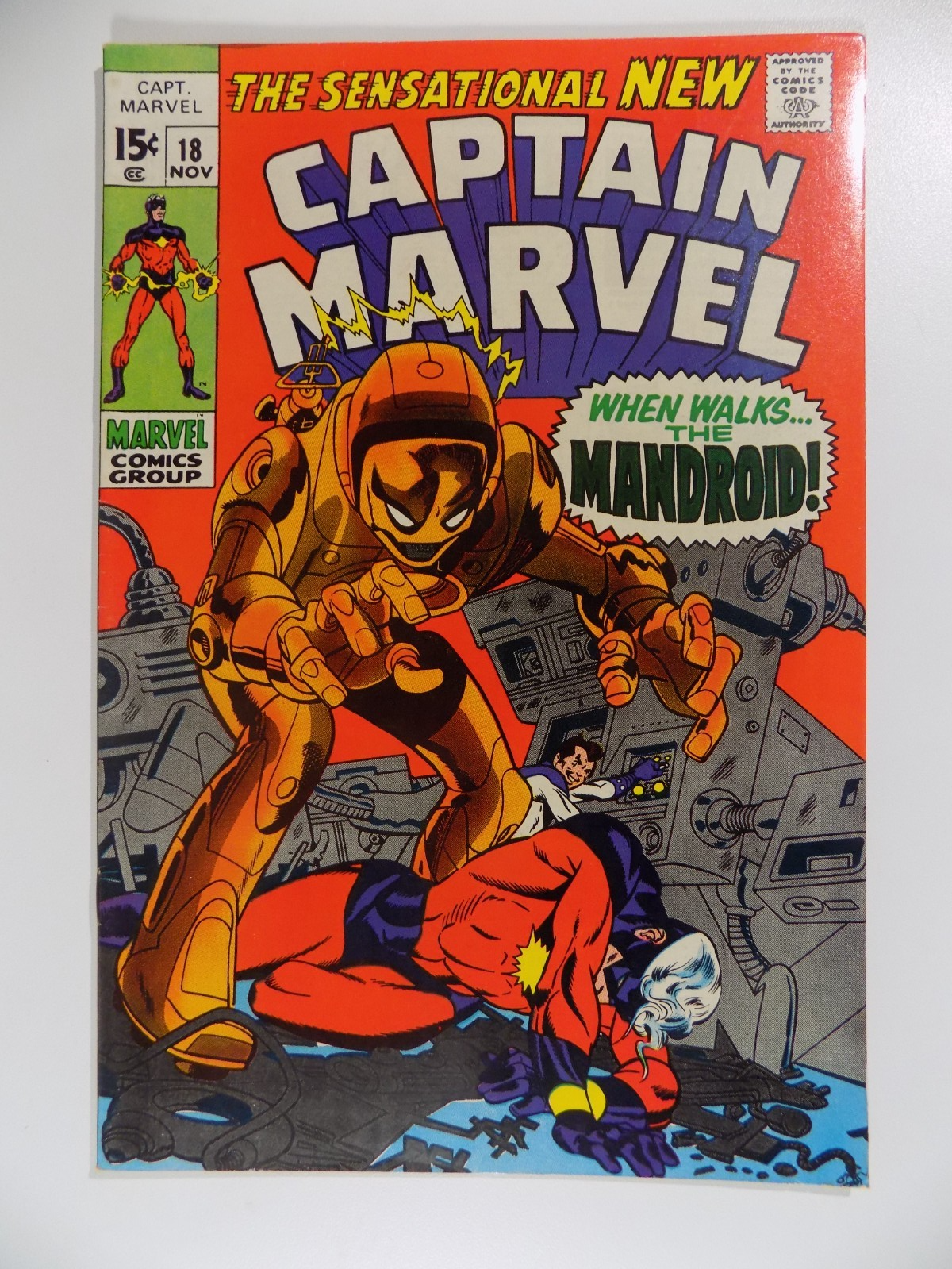 Captain Marvel #18 Carol Danvers Marvel Comic November 1969 Very Fine+