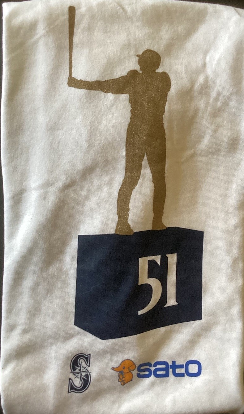Seattle Mariners - Ichiro Suzuki Statue T-Shirt - Size XL SGA 04/12/26