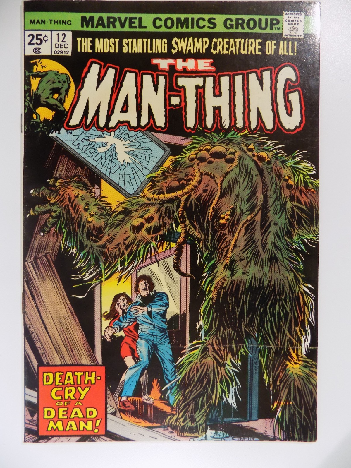 Man-Thing #12 Marvel Comic December 1974 Very Fine+